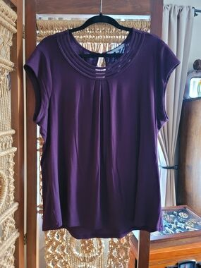 Women's Short Sleeve Pleat Front Top in Deep Plum